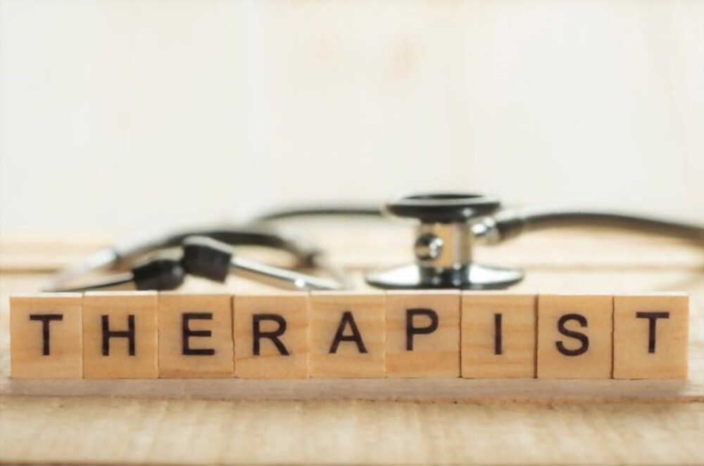 qualification for holistic therapist